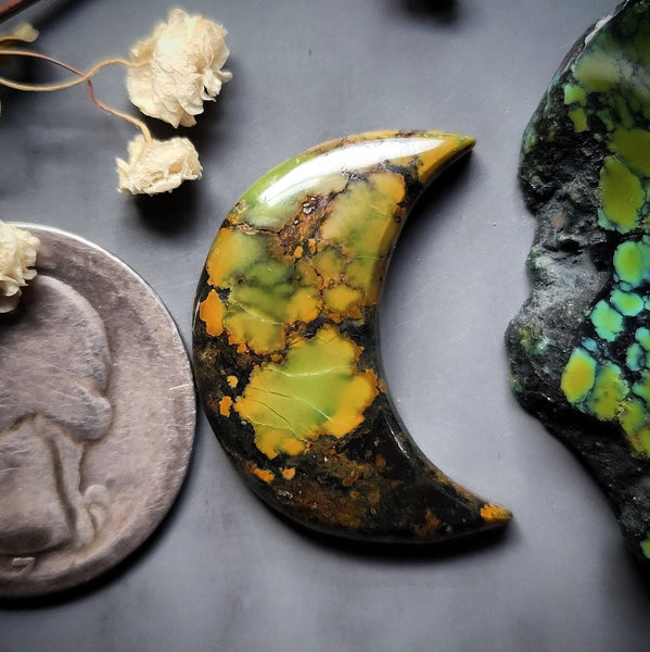 Hubei Crescent Moon Cabochon